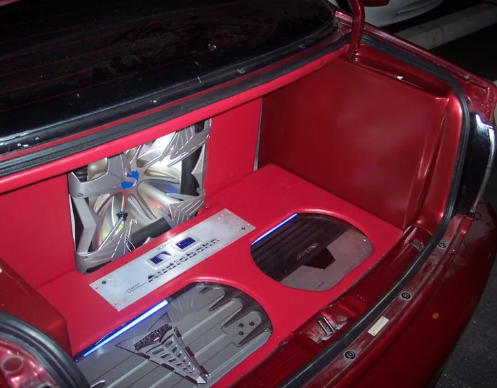 Custom audio installation in a Honda Accord